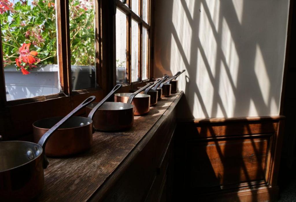 Logis Hotel Ancien Grand Seminaire Saint-Flour  Ngoại thất bức ảnh