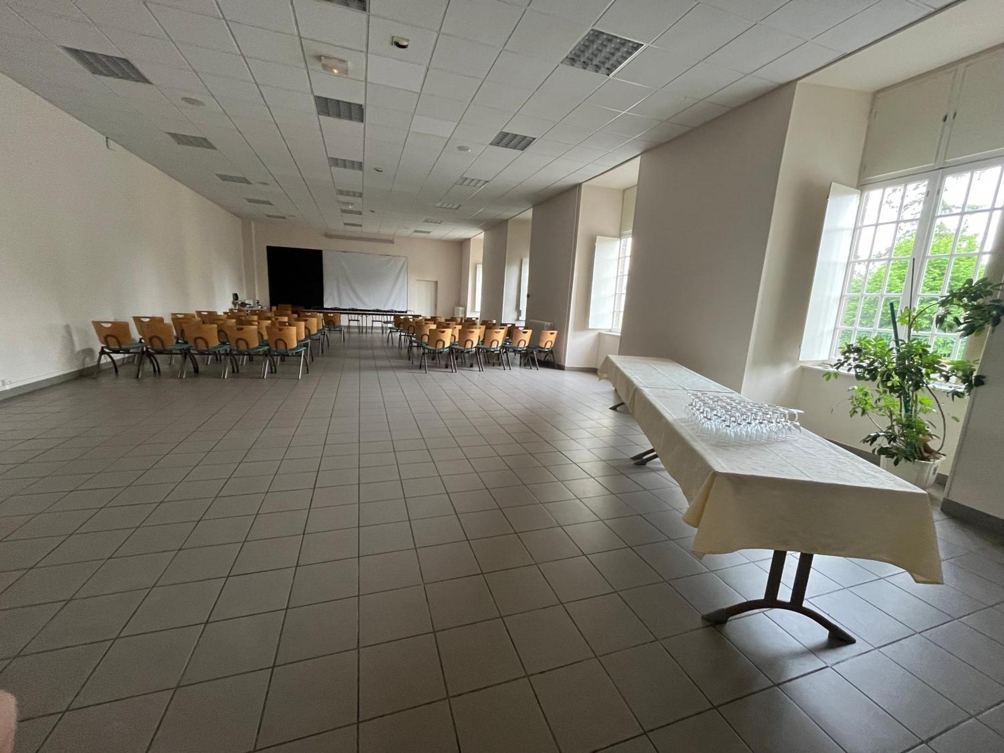 Logis Hotel Ancien Grand Seminaire Saint-Flour  Ngoại thất bức ảnh