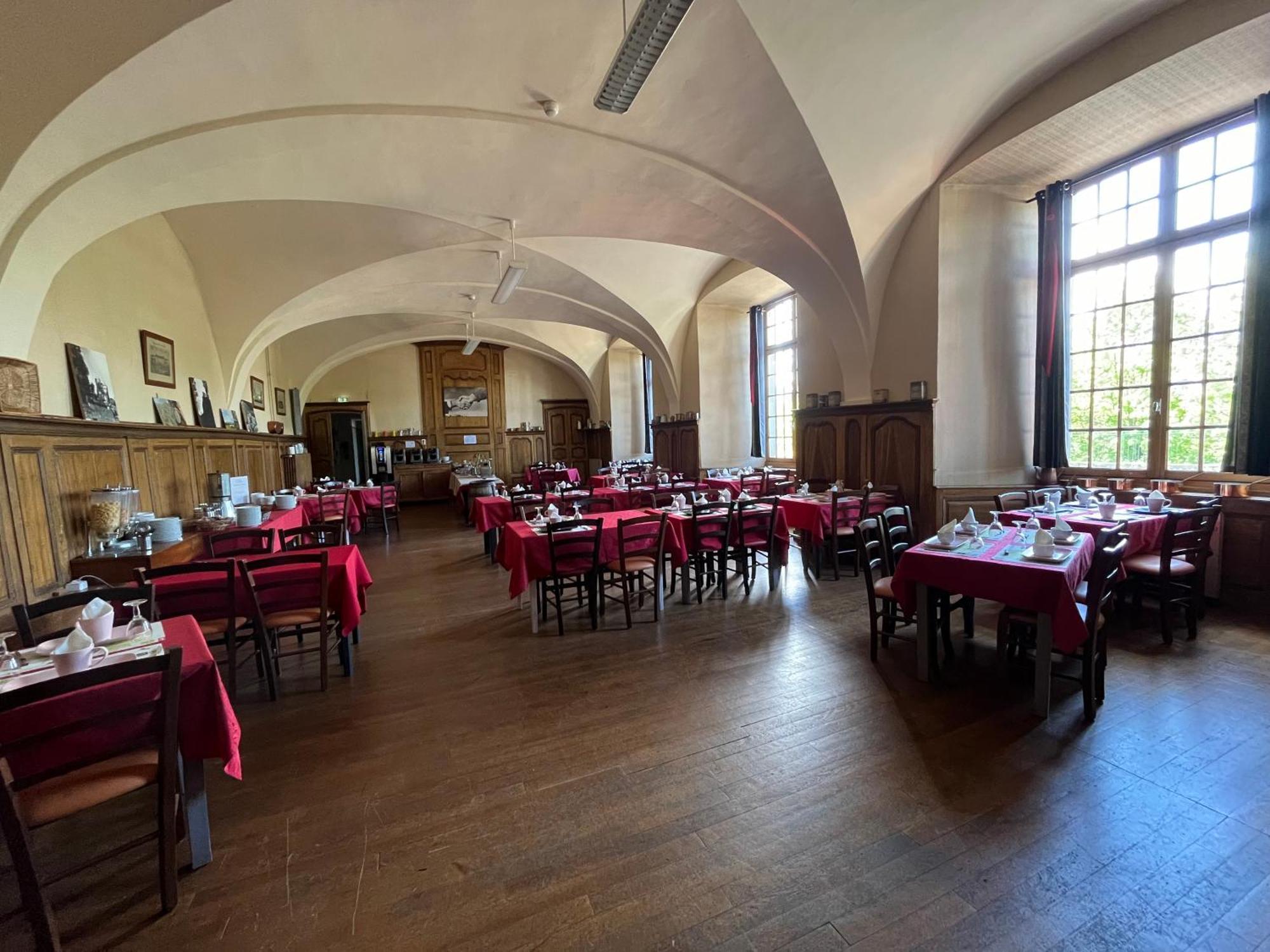 Logis Hotel Ancien Grand Seminaire Saint-Flour  Ngoại thất bức ảnh
